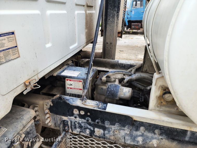 image for item DM4872 2007 Sterling LT9500  ready mix truck