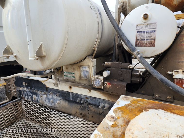 image for item DM4872 2007 Sterling LT9500  ready mix truck