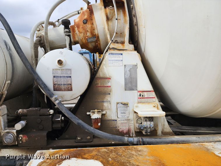 image for item DM4872 2007 Sterling LT9500  ready mix truck