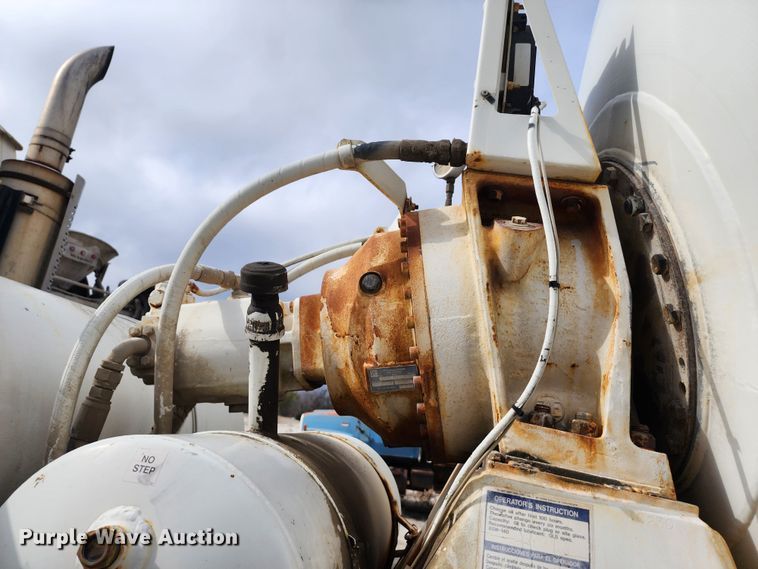 image for item DM4872 2007 Sterling LT9500  ready mix truck