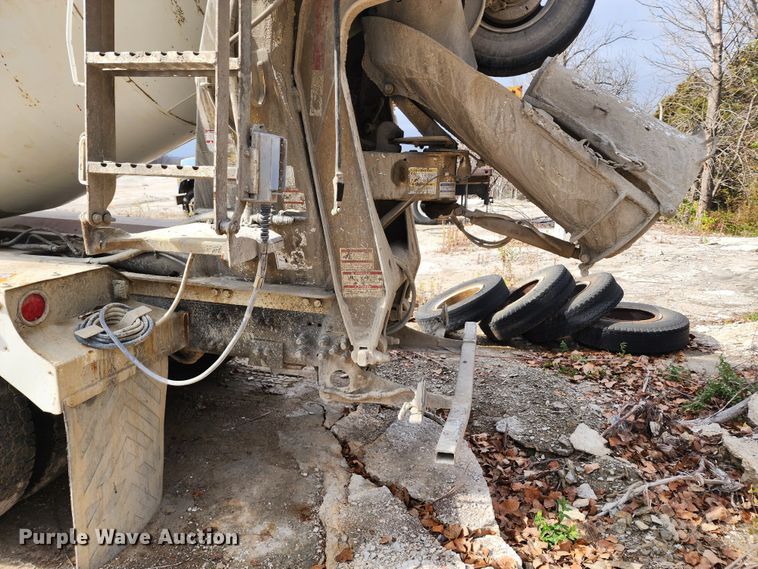 image for item DM4872 2007 Sterling LT9500  ready mix truck