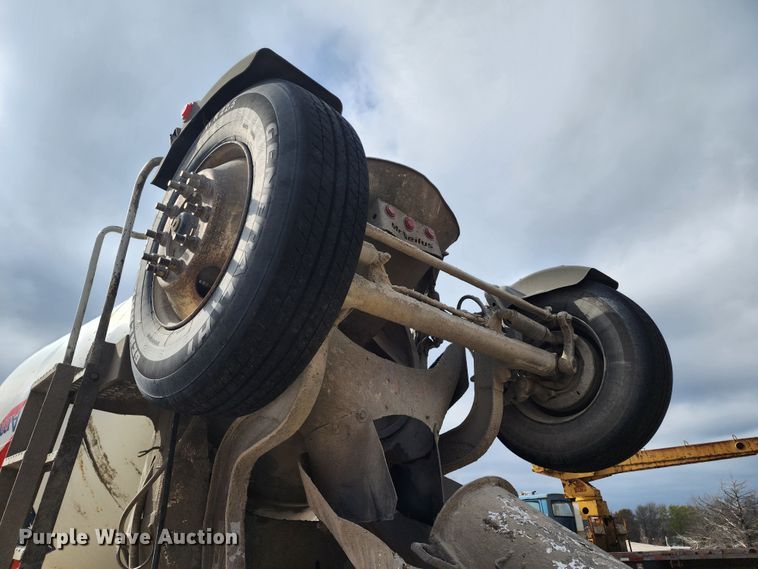 image for item DM4872 2007 Sterling LT9500  ready mix truck