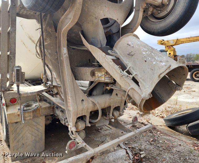 image for item DM4872 2007 Sterling LT9500  ready mix truck