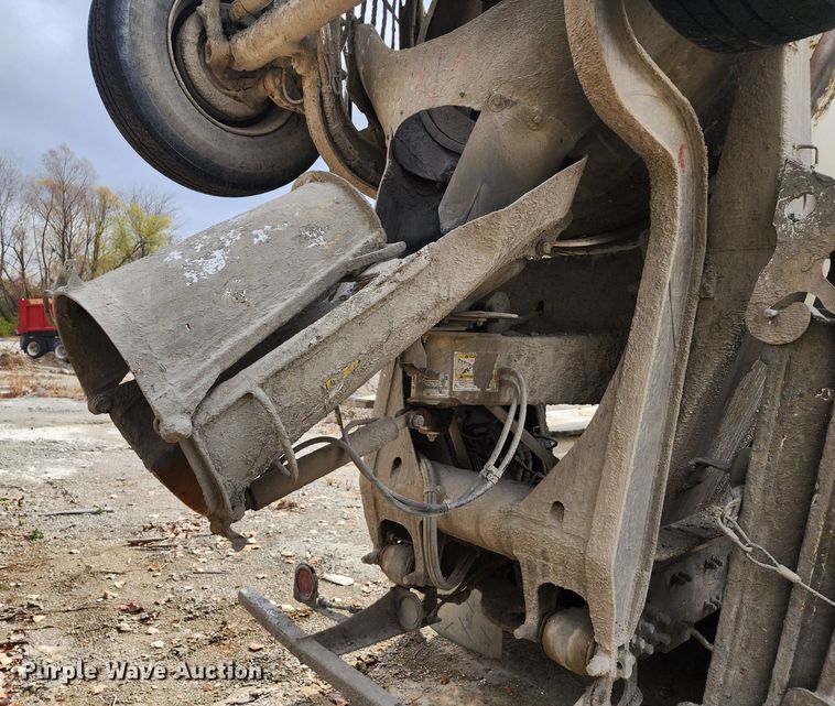 image for item DM4872 2007 Sterling LT9500  ready mix truck