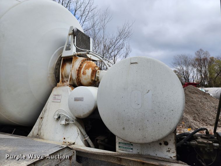 image for item DM4872 2007 Sterling LT9500  ready mix truck