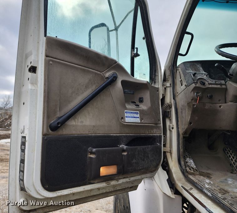 image for item DM4872 2007 Sterling LT9500  ready mix truck