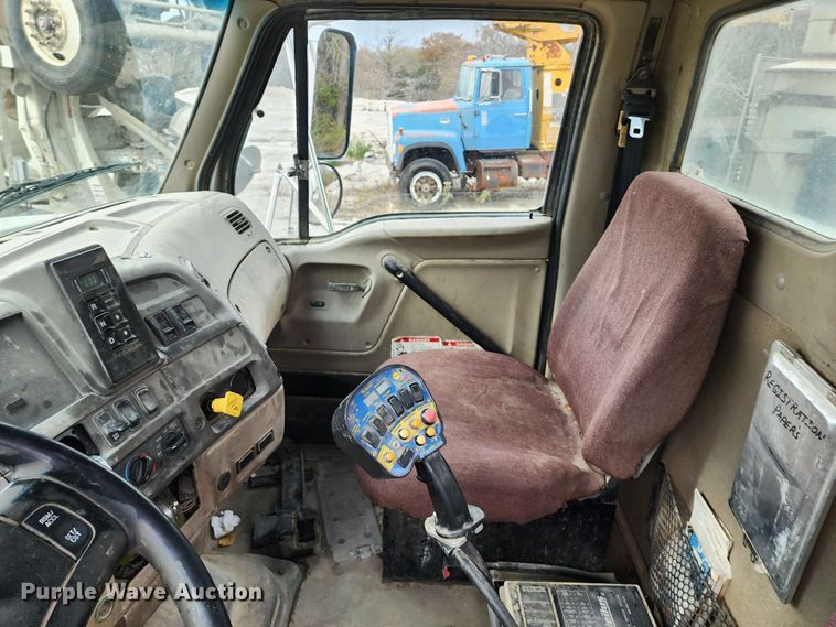 image for item DM4872 2007 Sterling LT9500  ready mix truck