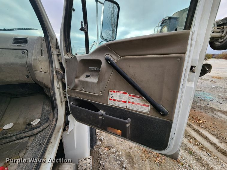 image for item DM4872 2007 Sterling LT9500  ready mix truck