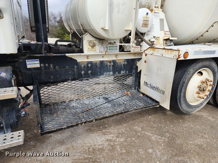 image for item DM4873 2007 Sterling LT9500  ready mix truck