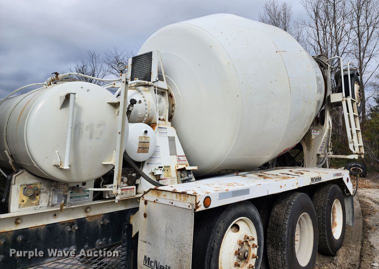 image for item DM4873 2007 Sterling LT9500  ready mix truck
