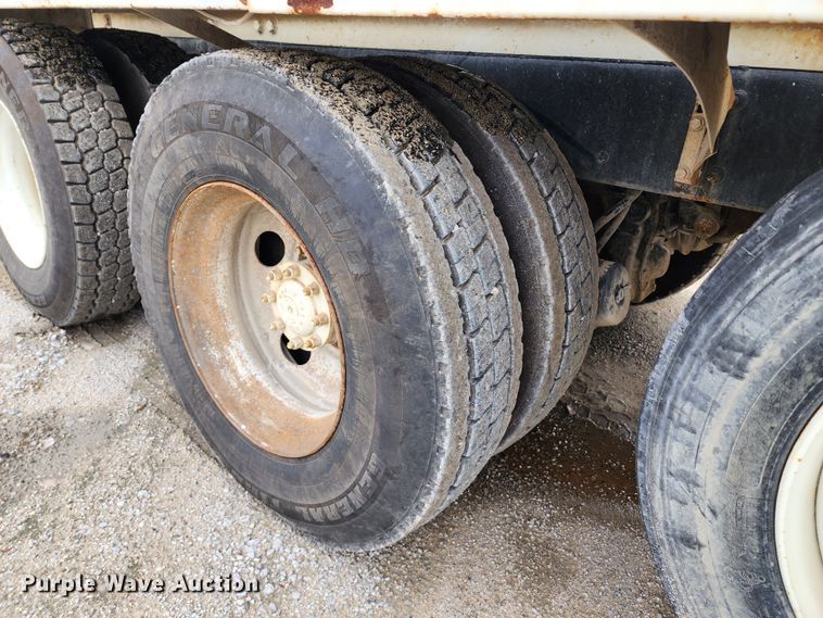 image for item DM4873 2007 Sterling LT9500  ready mix truck