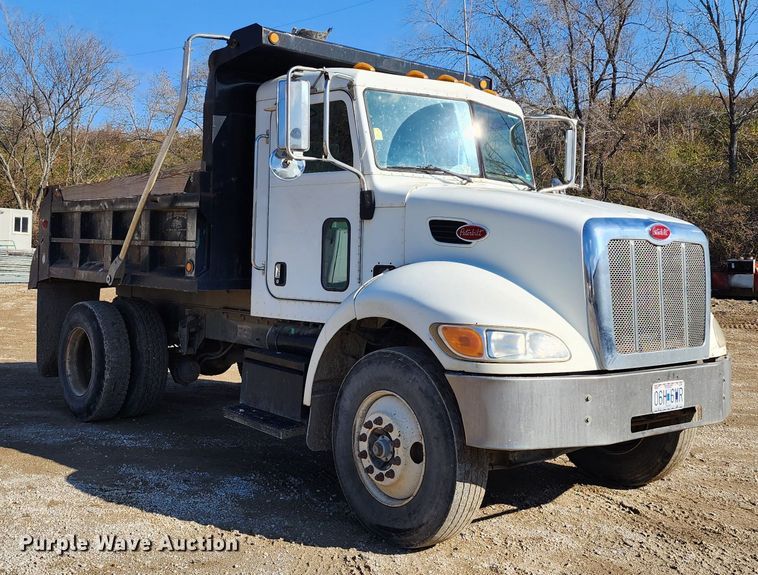 image for item DM4900 2007 Peterbilt 335  dump truck