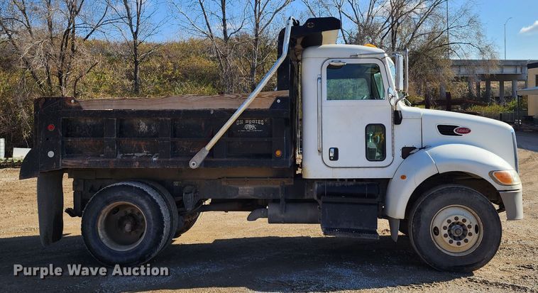 image for item DM4900 2007 Peterbilt 335  dump truck