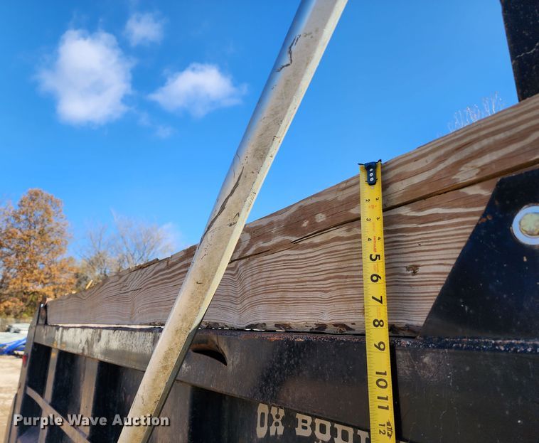 image for item DM4900 2007 Peterbilt 335  dump truck