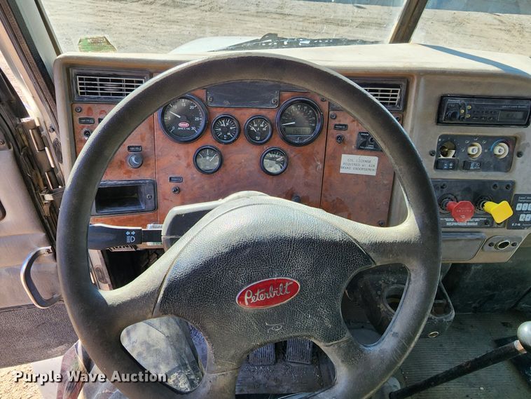 image for item DM4900 2007 Peterbilt 335  dump truck