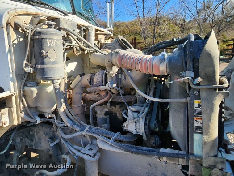 image for item DM4900 2007 Peterbilt 335  dump truck