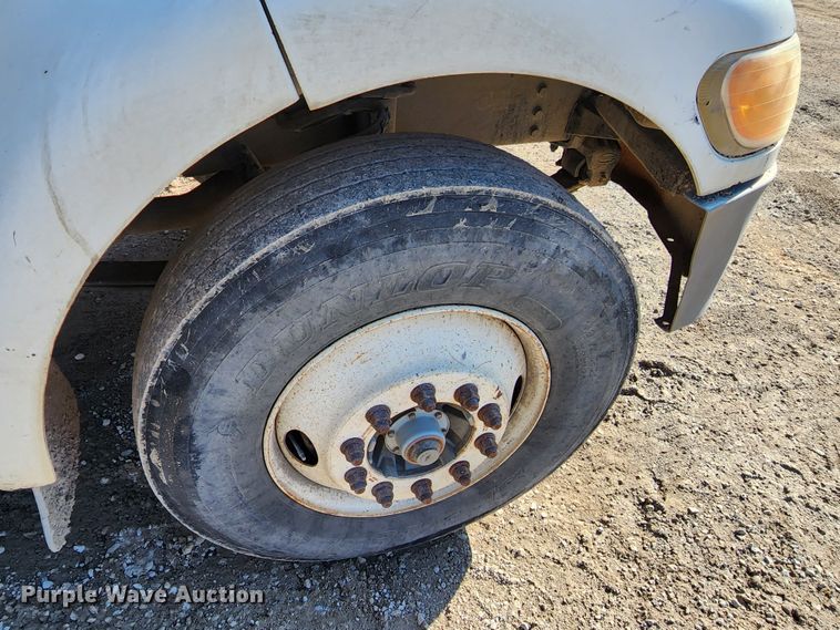 image for item DM4900 2007 Peterbilt 335  dump truck