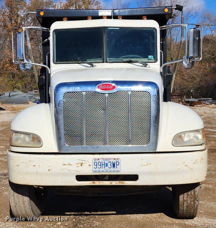 image for item DM4904 2007 Peterbilt 335  dump truck