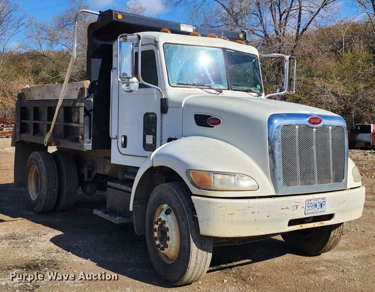 image for item DM4904 2007 Peterbilt 335  dump truck