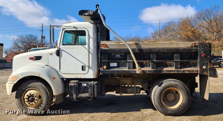 image for item DM4904 2007 Peterbilt 335  dump truck