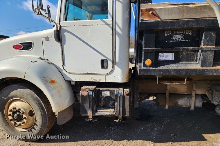 image for item DM4904 2007 Peterbilt 335  dump truck