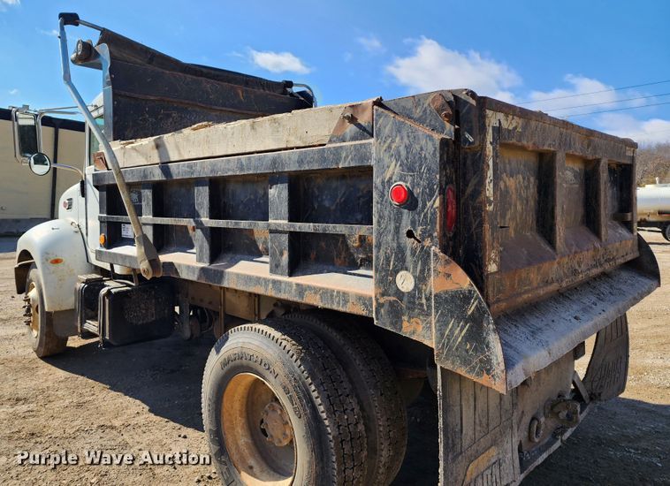 image for item DM4904 2007 Peterbilt 335  dump truck