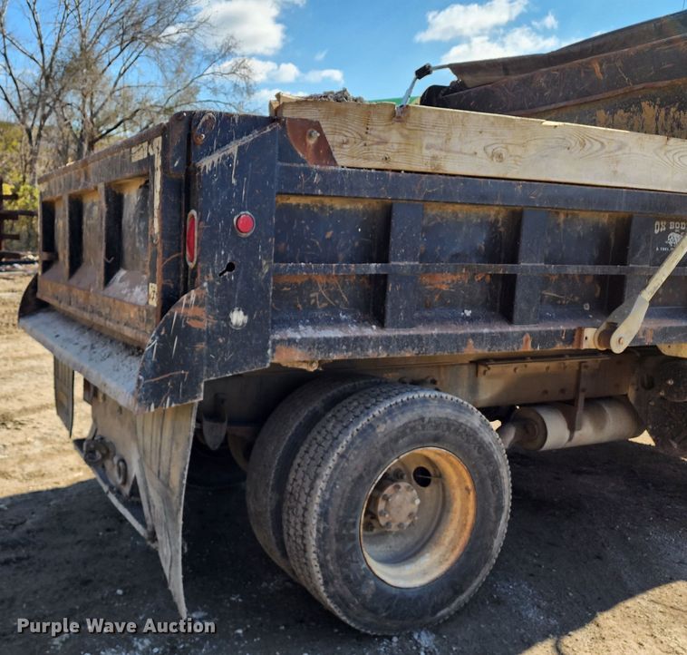 image for item DM4904 2007 Peterbilt 335  dump truck