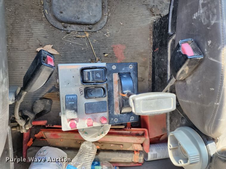 image for item DM4904 2007 Peterbilt 335  dump truck