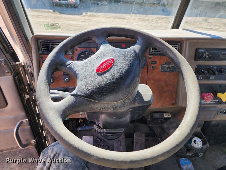 image for item DM4904 2007 Peterbilt 335  dump truck