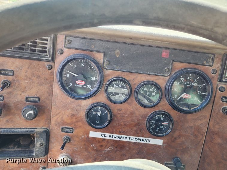 image for item DM4904 2007 Peterbilt 335  dump truck