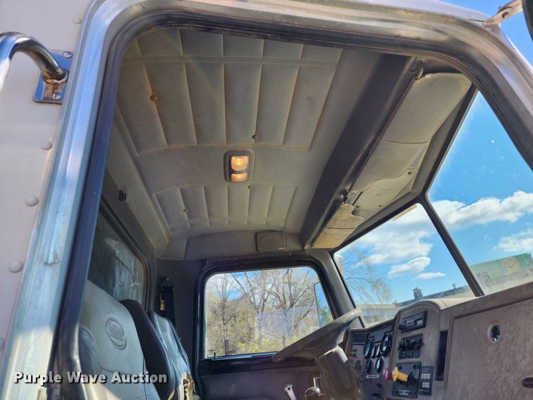 image for item DM4904 2007 Peterbilt 335  dump truck