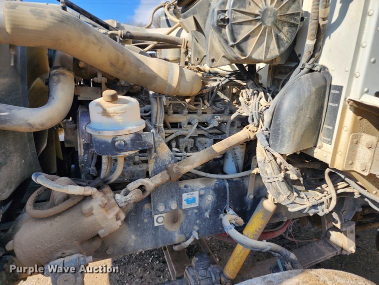 image for item DM4904 2007 Peterbilt 335  dump truck