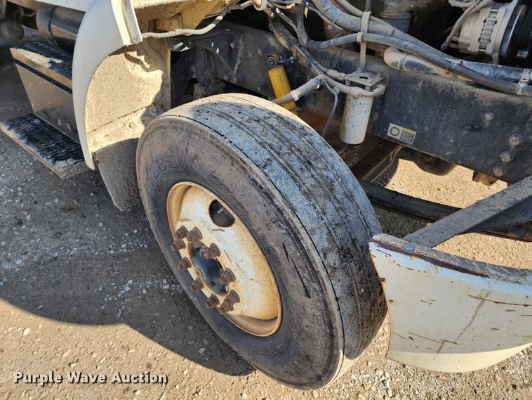 image for item DM4904 2007 Peterbilt 335  dump truck