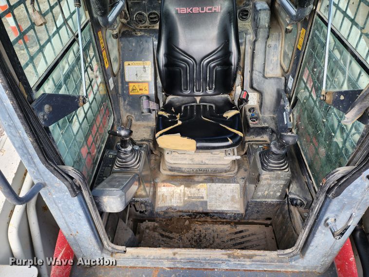 image for item DM4908 2011 Takeuchi TL250  tracked skid steer loader