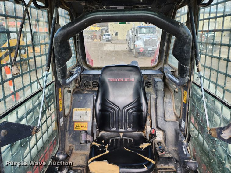 image for item DM4908 2011 Takeuchi TL250  tracked skid steer loader