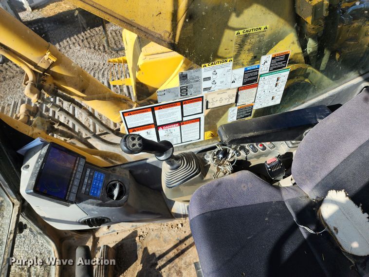 image for item DM4910 2014 Komatsu PC490LC-10  excavator