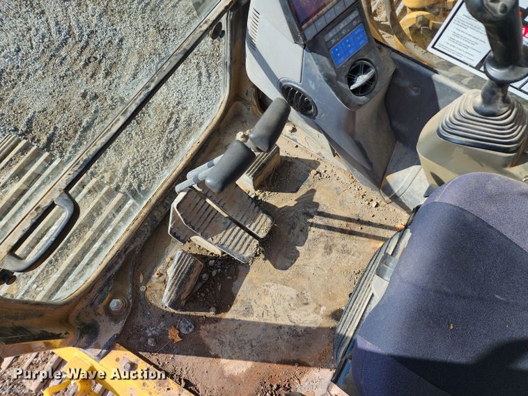 image for item DM4910 2014 Komatsu PC490LC-10  excavator