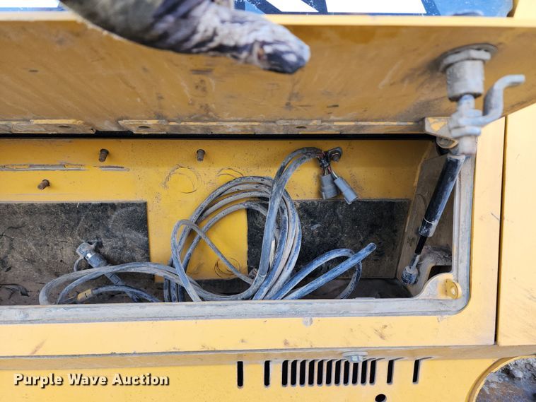 image for item DM4911 John Deere 750K  dozer