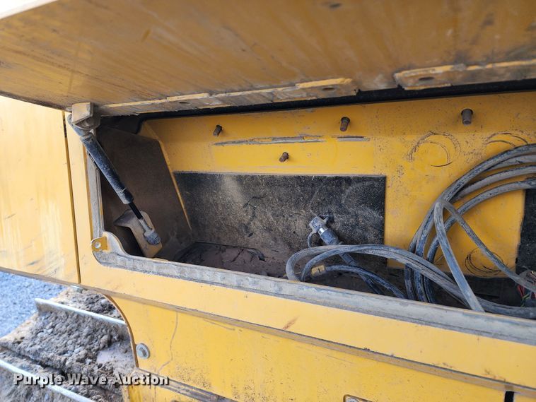 image for item DM4911 John Deere 750K  dozer