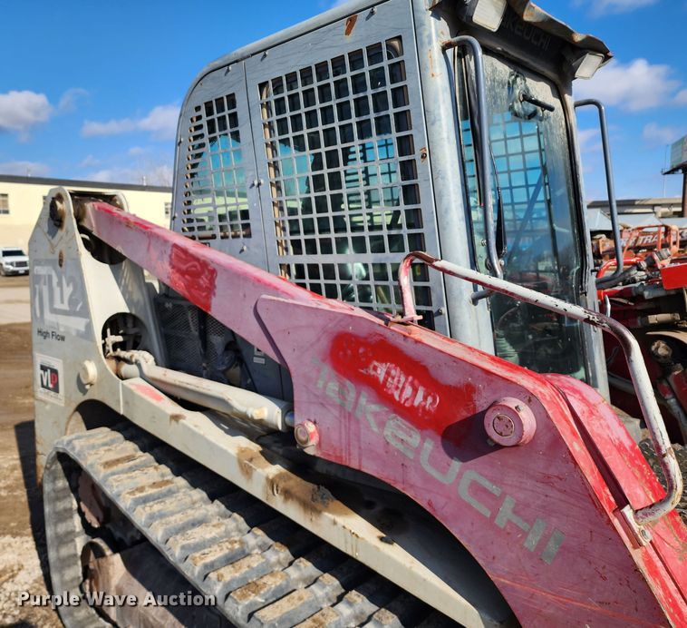 image for item DM4913 2013 Takeuchi TL12  tracked skid steer loader
