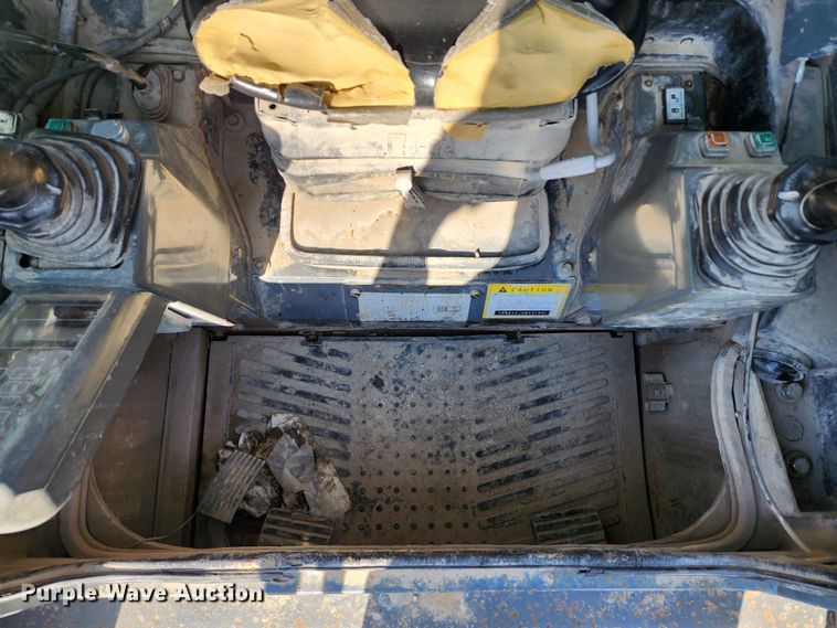 image for item DM4913 2013 Takeuchi TL12  tracked skid steer loader