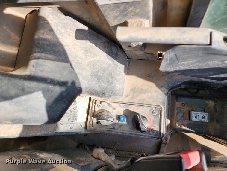 image for item DM4913 2013 Takeuchi TL12  tracked skid steer loader