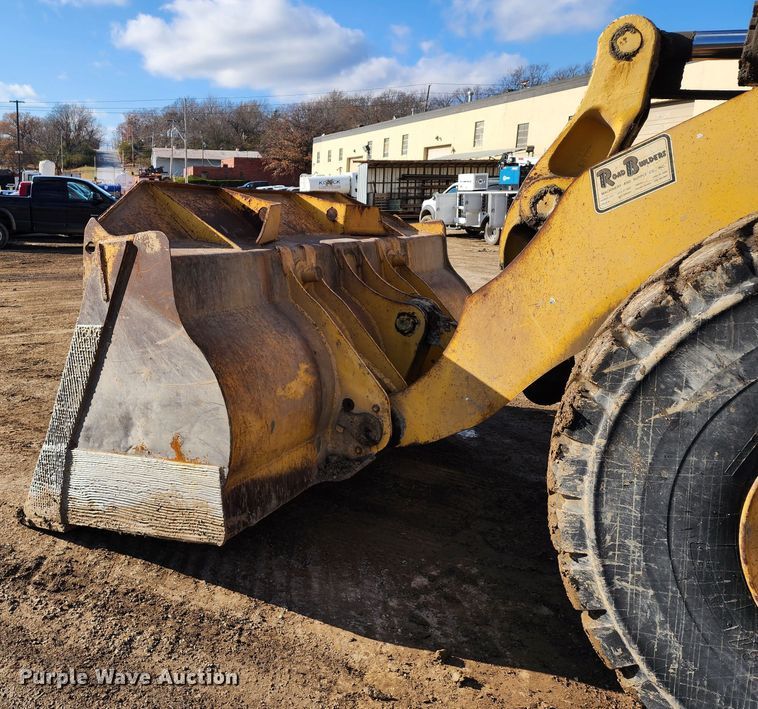 image for item DM4914 1990 Komatsu WA500-1L  wheel loader