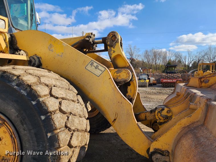 image for item DM4914 1990 Komatsu WA500-1L  wheel loader