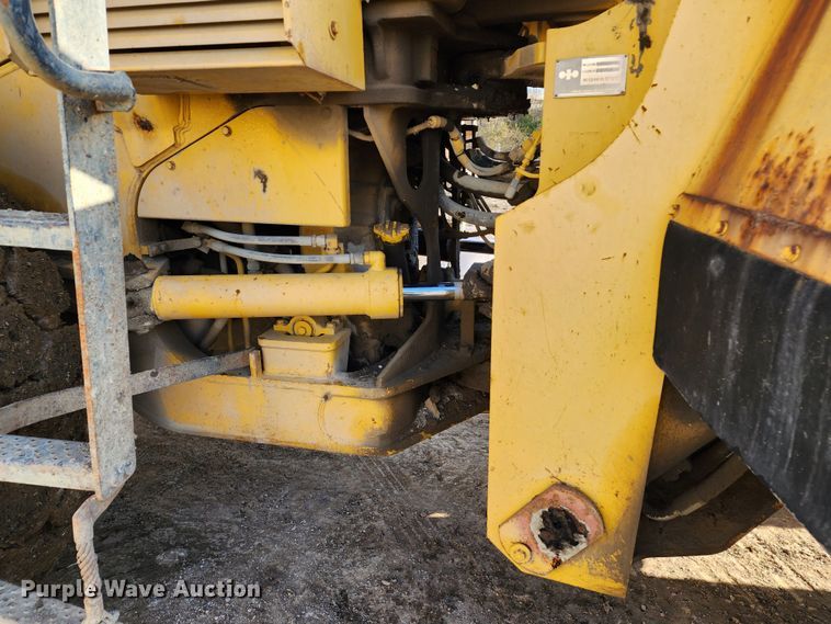 image for item DM4914 1990 Komatsu WA500-1L  wheel loader