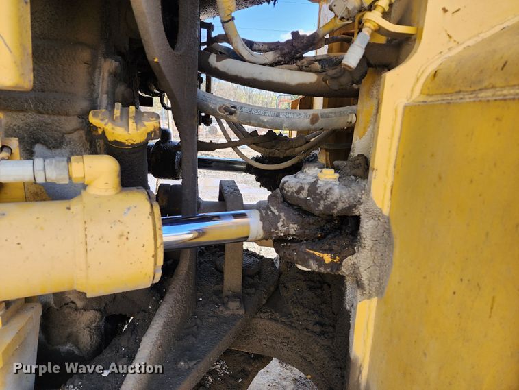 image for item DM4914 1990 Komatsu WA500-1L  wheel loader