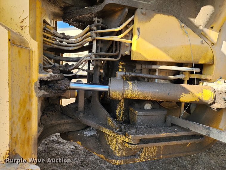 image for item DM4914 1990 Komatsu WA500-1L  wheel loader