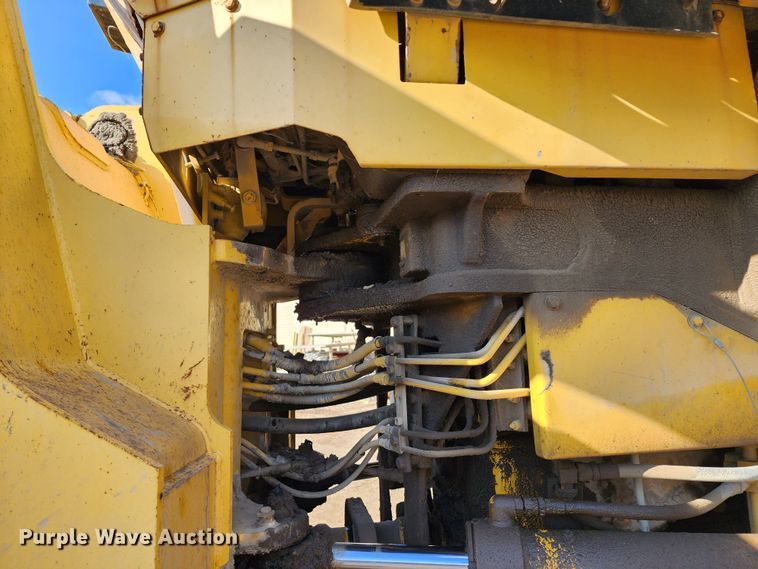 image for item DM4914 1990 Komatsu WA500-1L  wheel loader