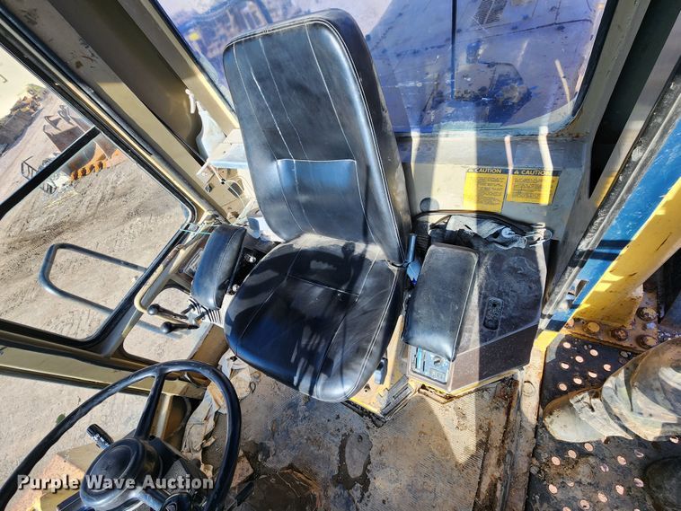 image for item DM4914 1990 Komatsu WA500-1L  wheel loader