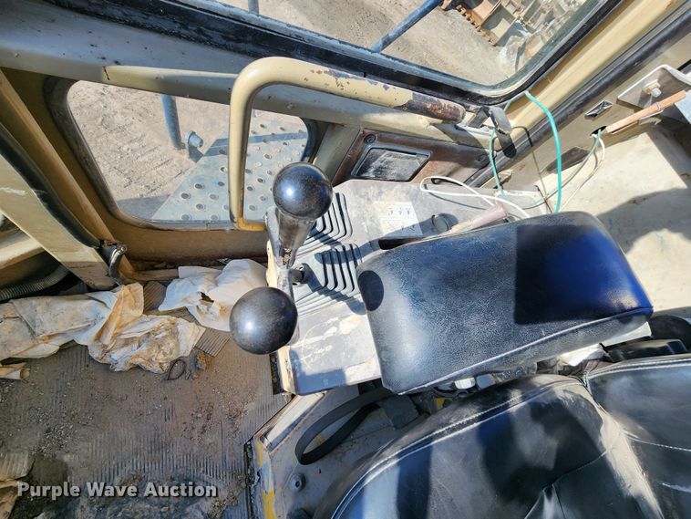 image for item DM4914 1990 Komatsu WA500-1L  wheel loader